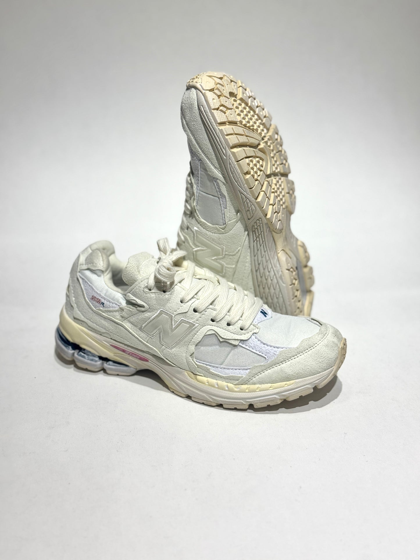 New Balance 2002R Beige