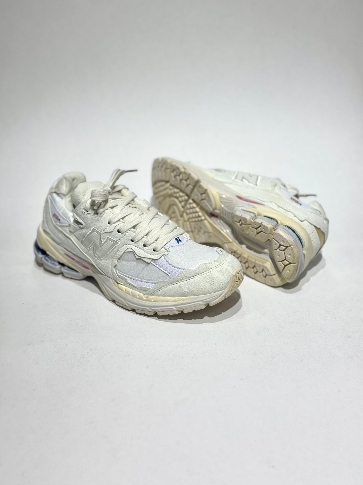 New Balance 2002R Beige