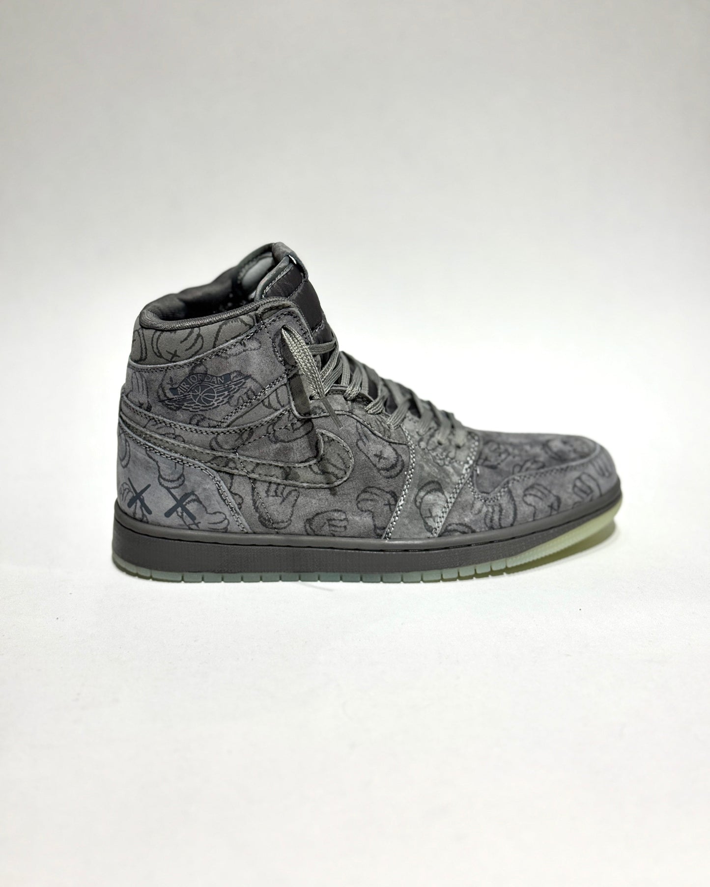 Air Jordan Retro 1 x Kaws