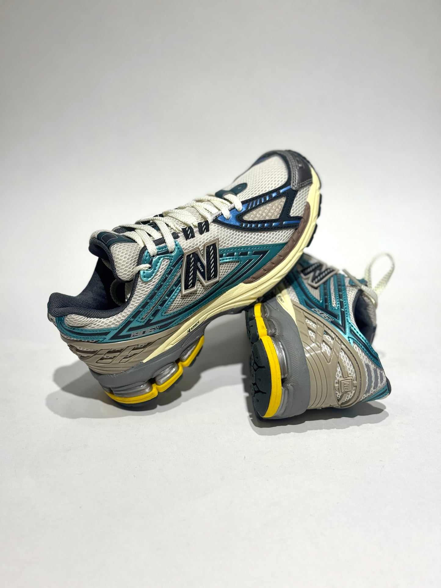 Nb 1906R