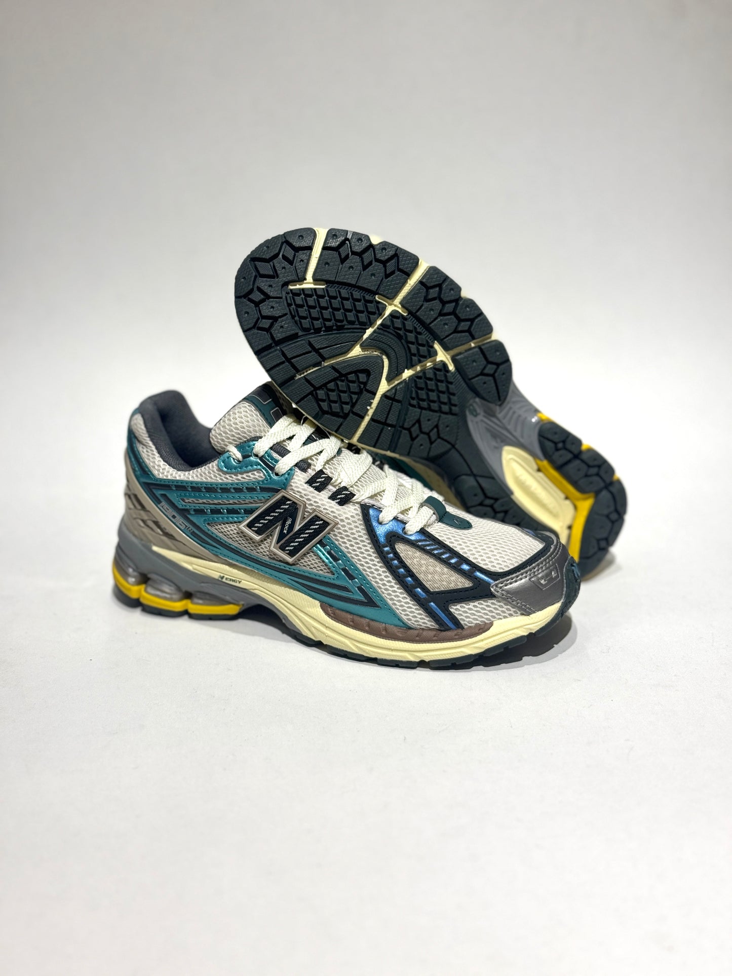 Nb 1906R