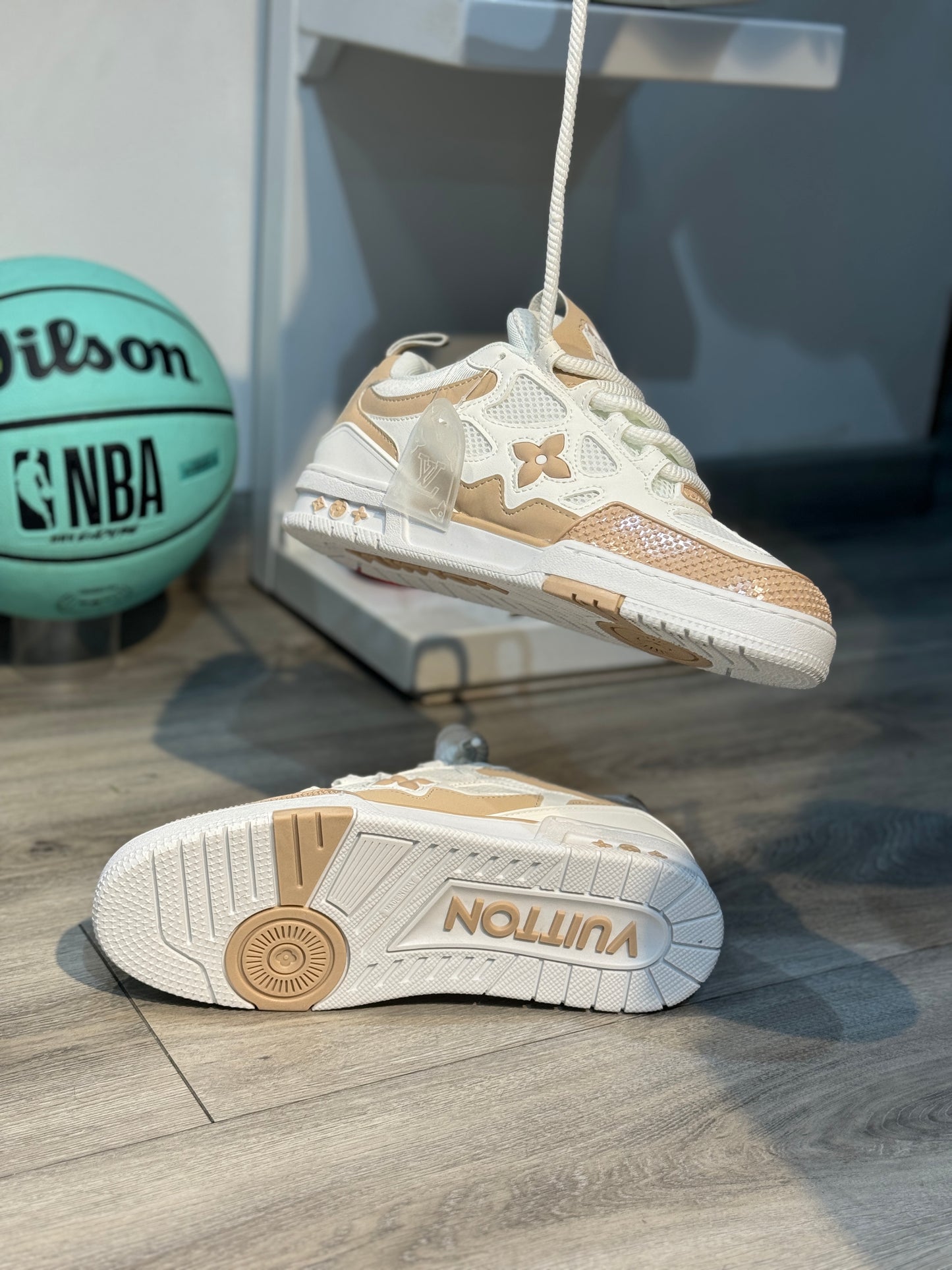 Louis Vuitton Skate Beige