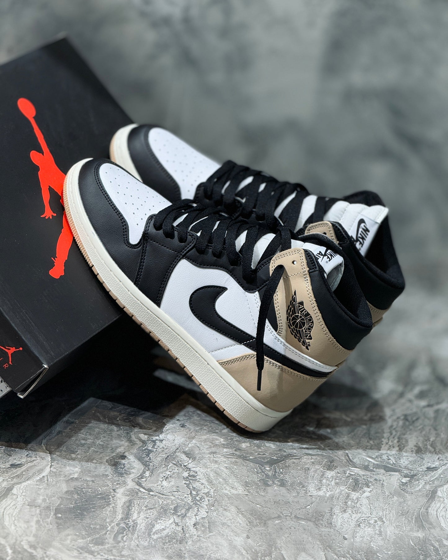 Air Jordan Retro 1 High Cafe Claro