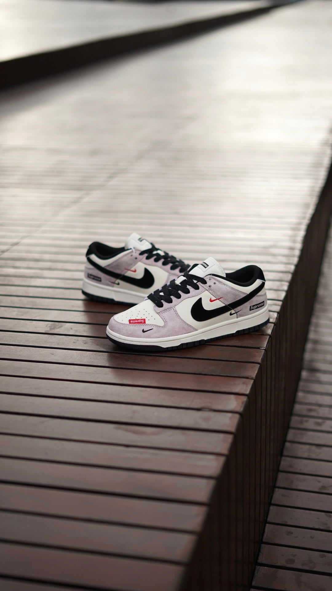 Nike dunk low supreme
