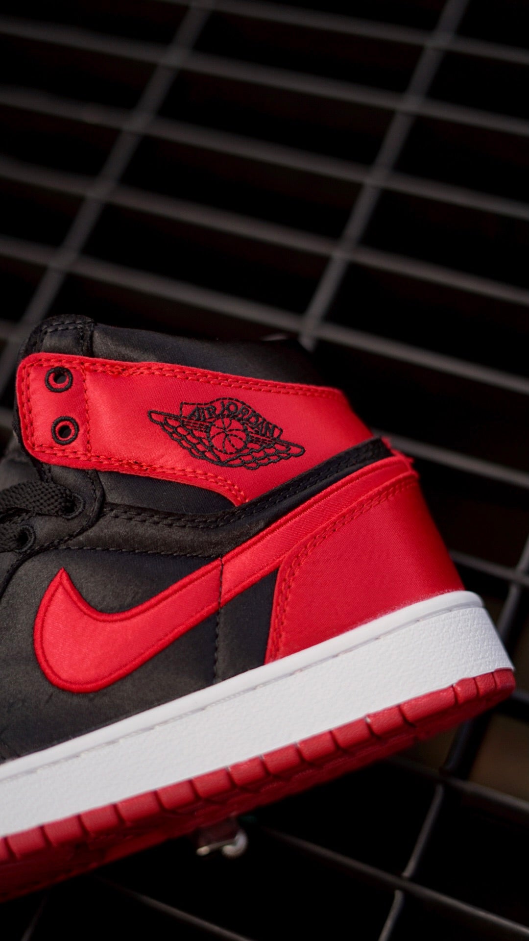 Air Jordan Retro 1 High Satin Bred