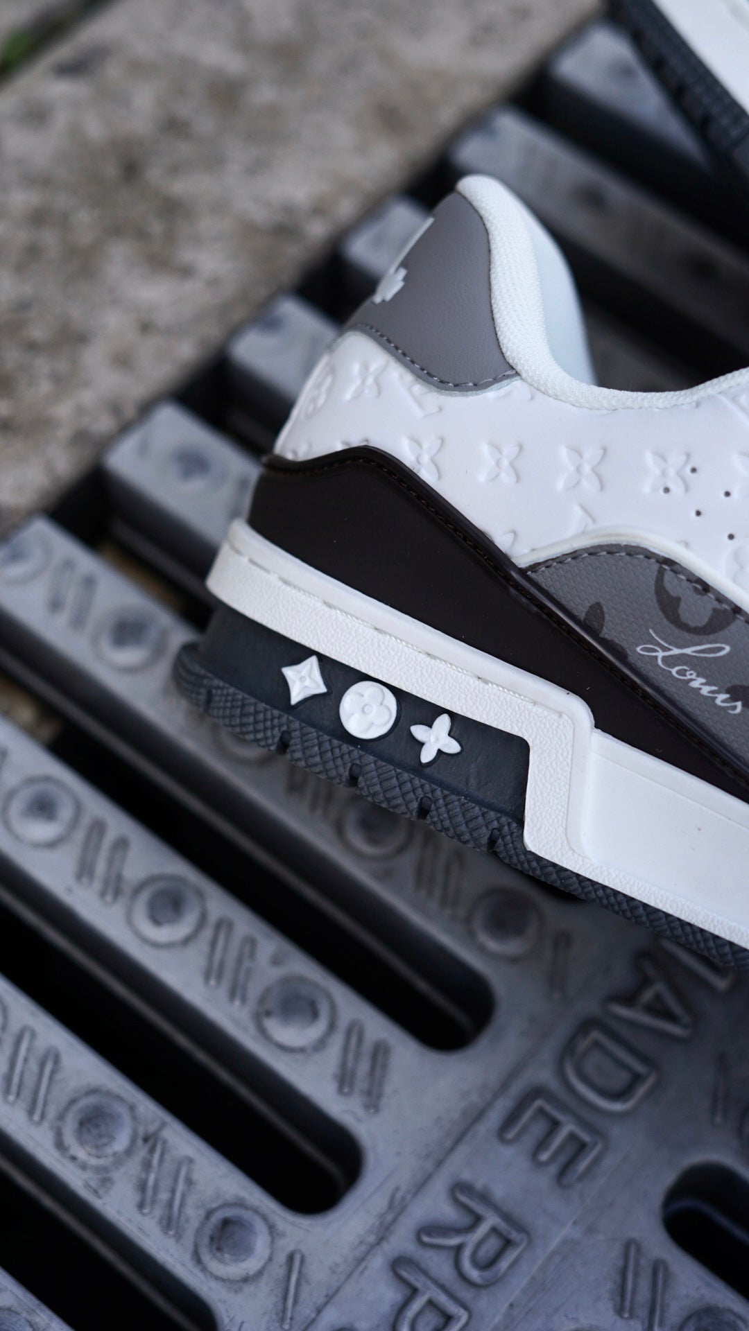 Louis vuitton trainer gris blanco