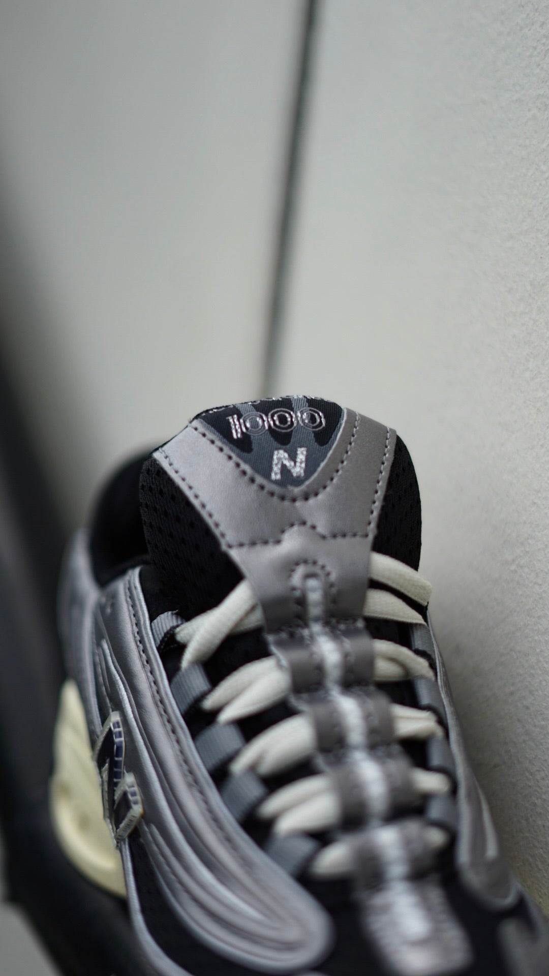 New Balance 1000 Plateado Metalizado