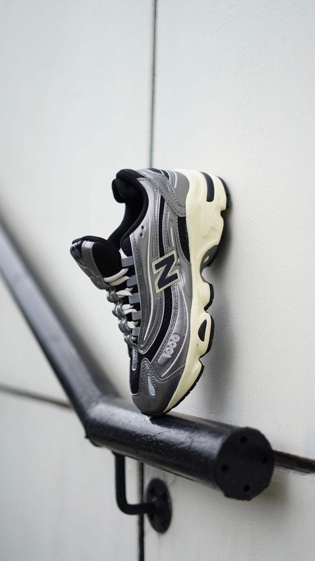 New Balance 1000 Plateado Metalizado