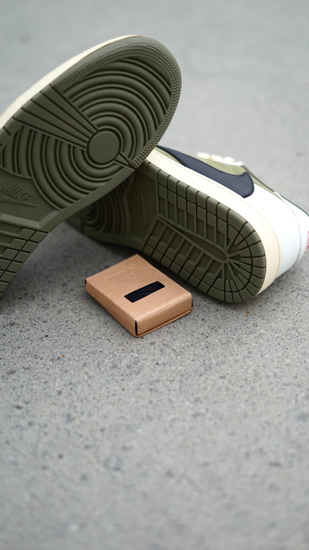 Jordan low travis verde oliva
