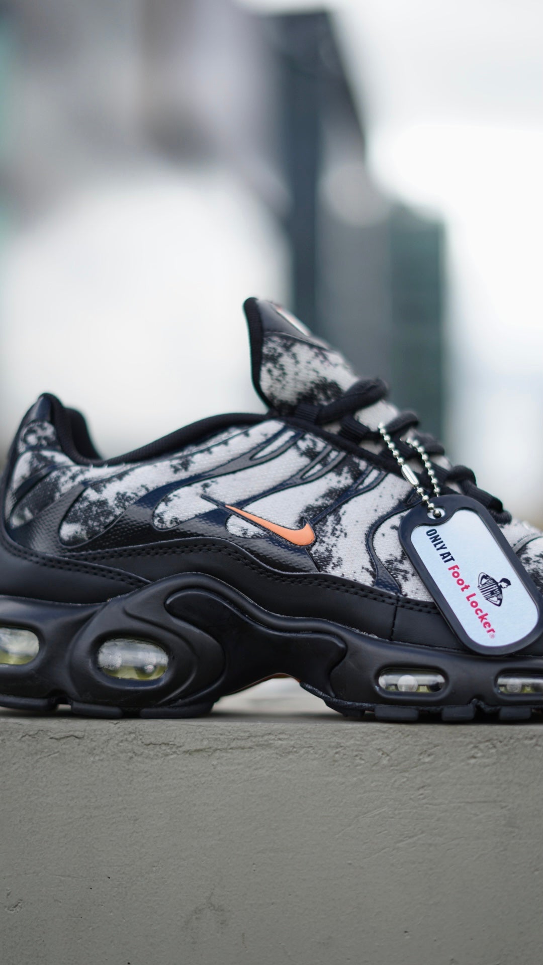 Air Max Plus Tn Negro-Naranja