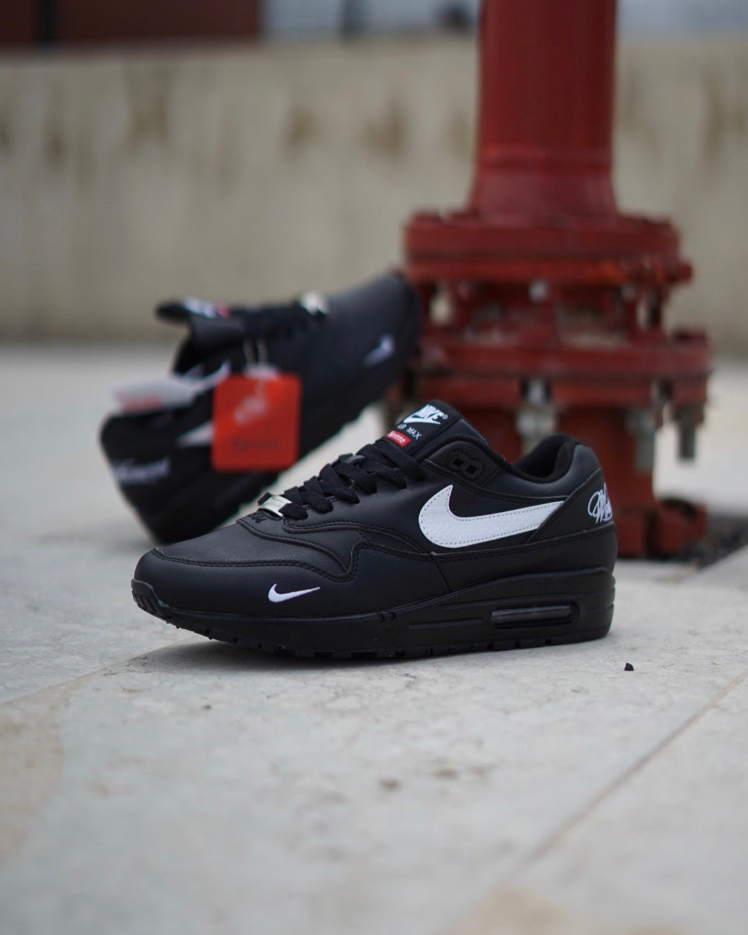 Air Max 1 x Supreme Negro