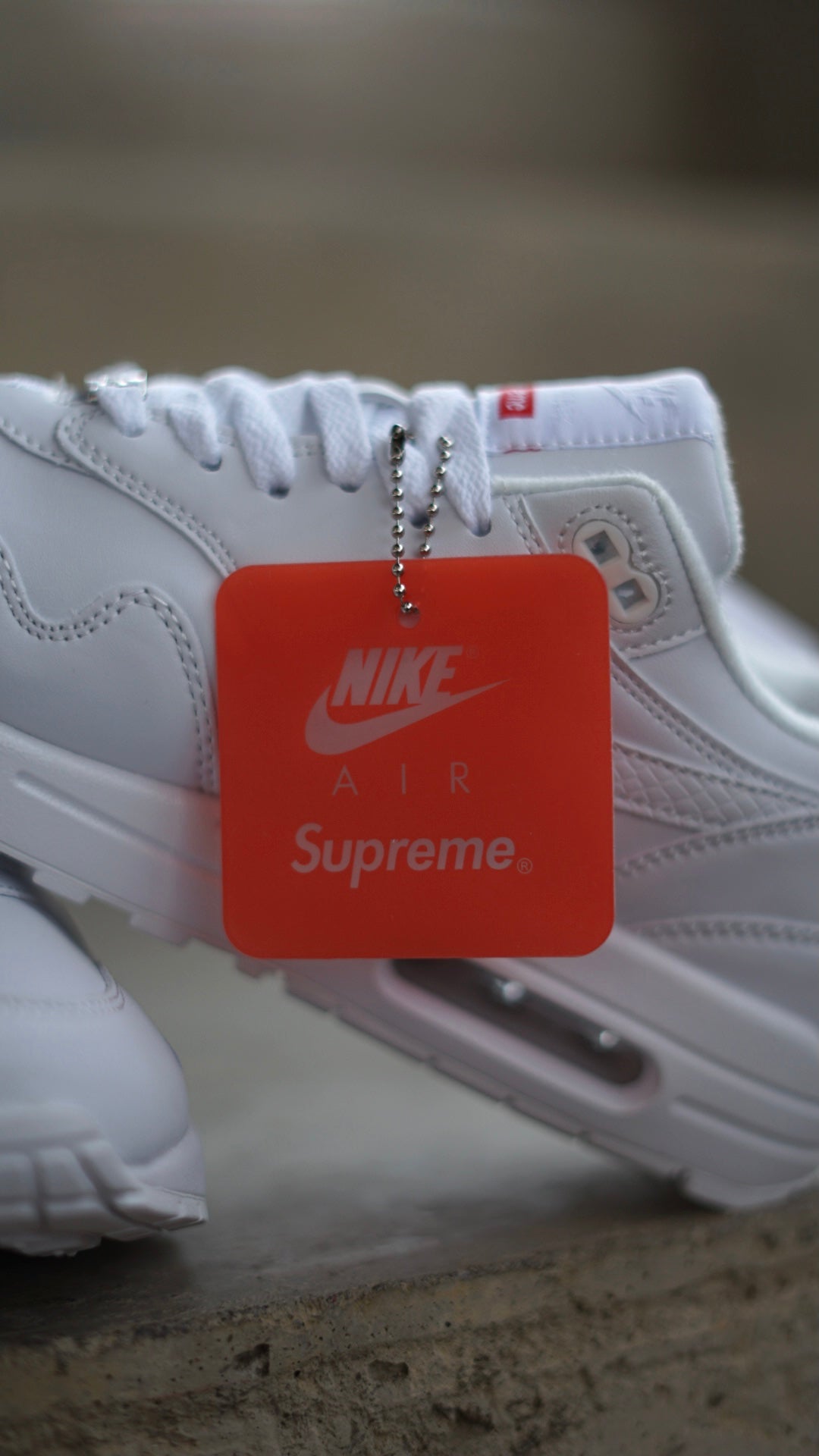 Air Max 1 x Supreme