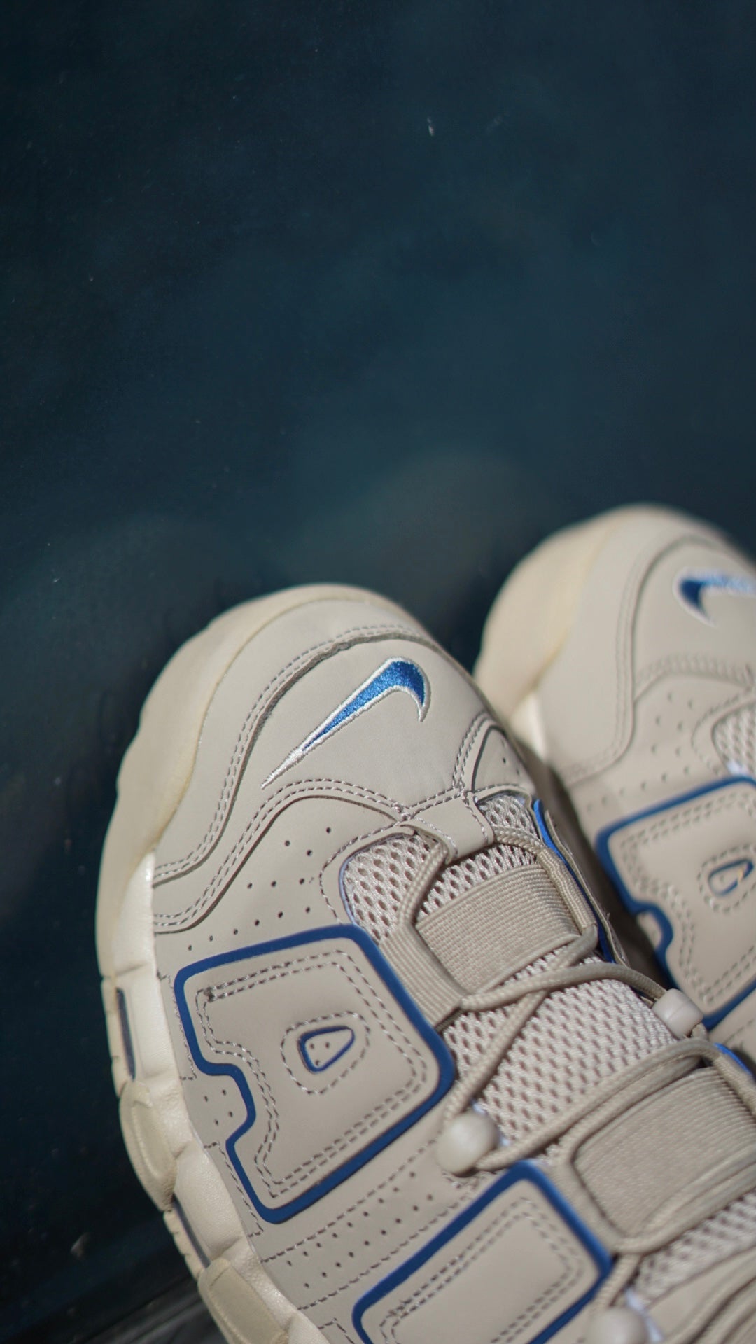 Air More Uptempo Beige-Azul