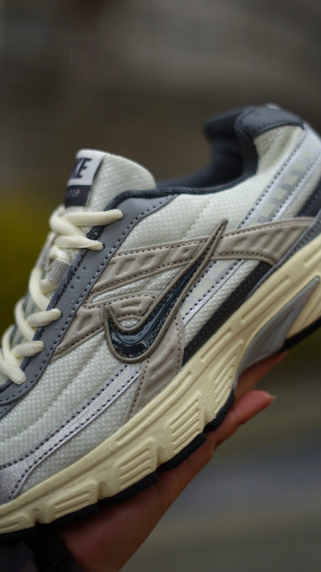 Nike Initiator