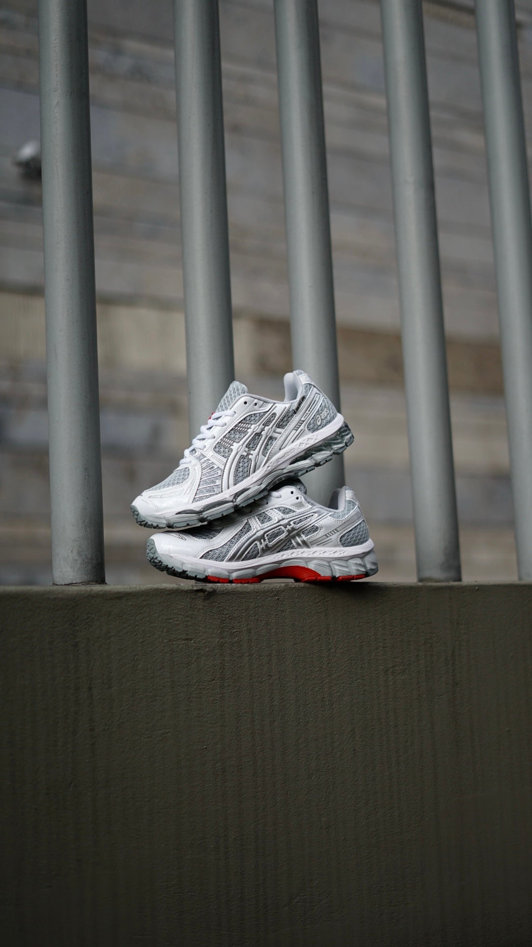 asics blanca gris