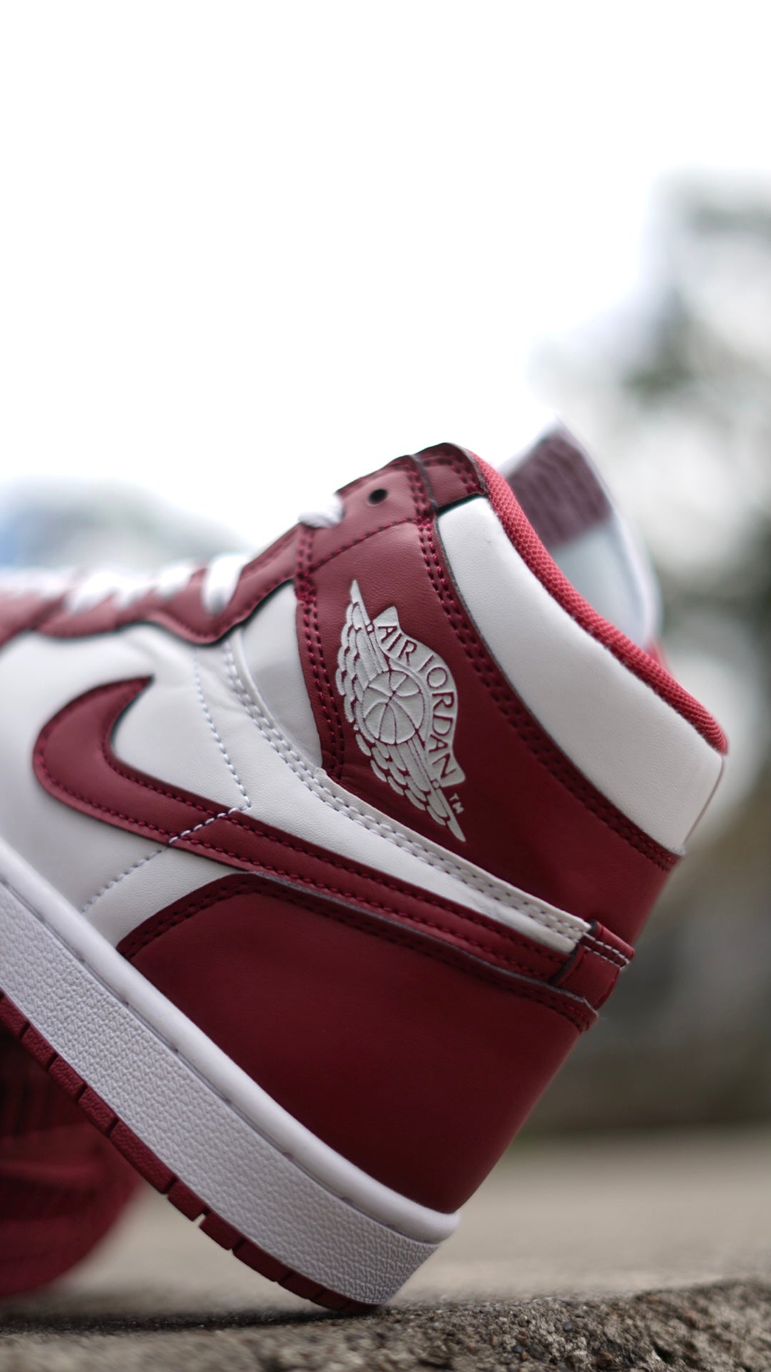 Air Jordan Retro 1 High OG Vino Tinto