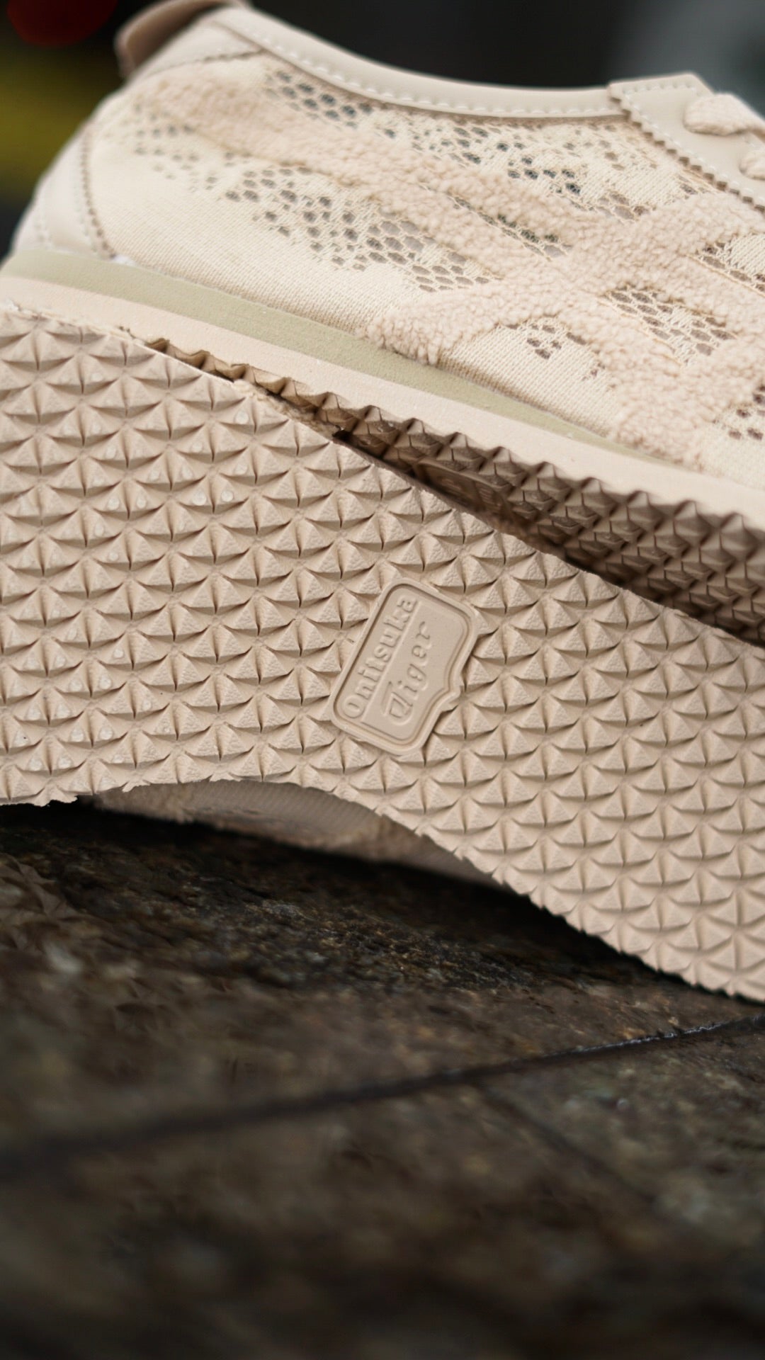 Asicts tiger beige