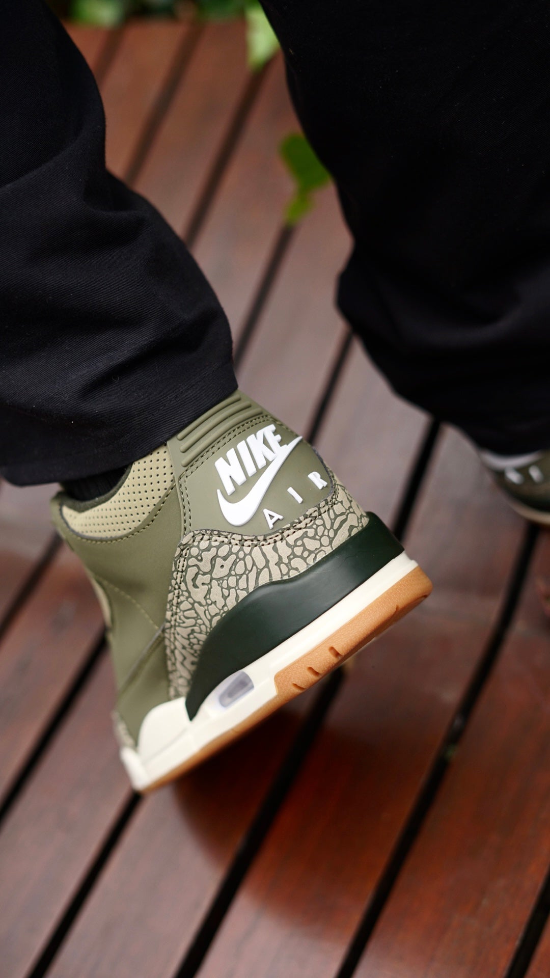 Jordan R3 medium olive