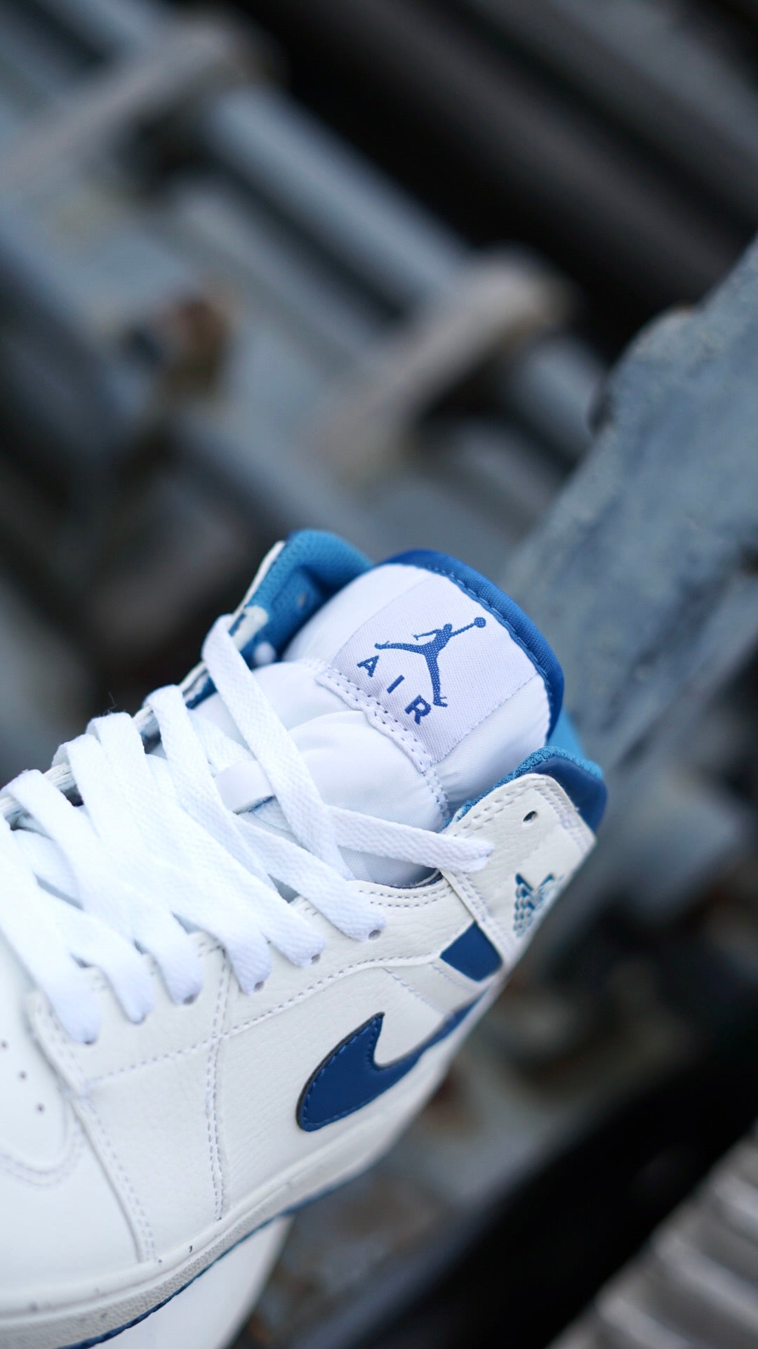 Jordan R1 mid blanca azul