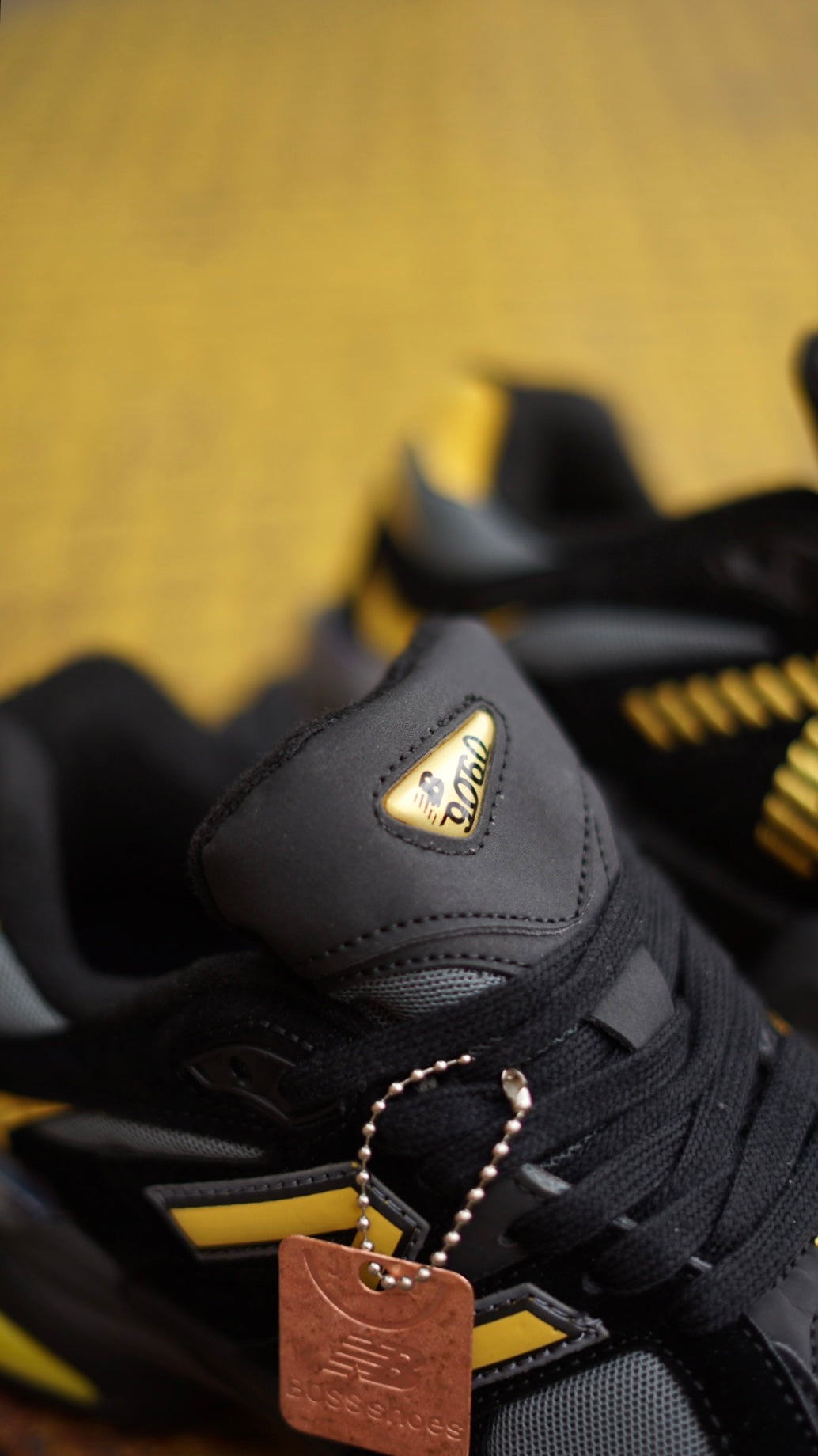 New Balance 9060 Negro-Amarillo