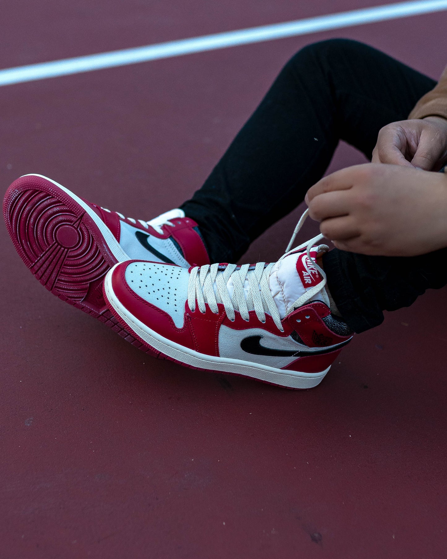 Air Jordan Retro 1 High Lost And Found