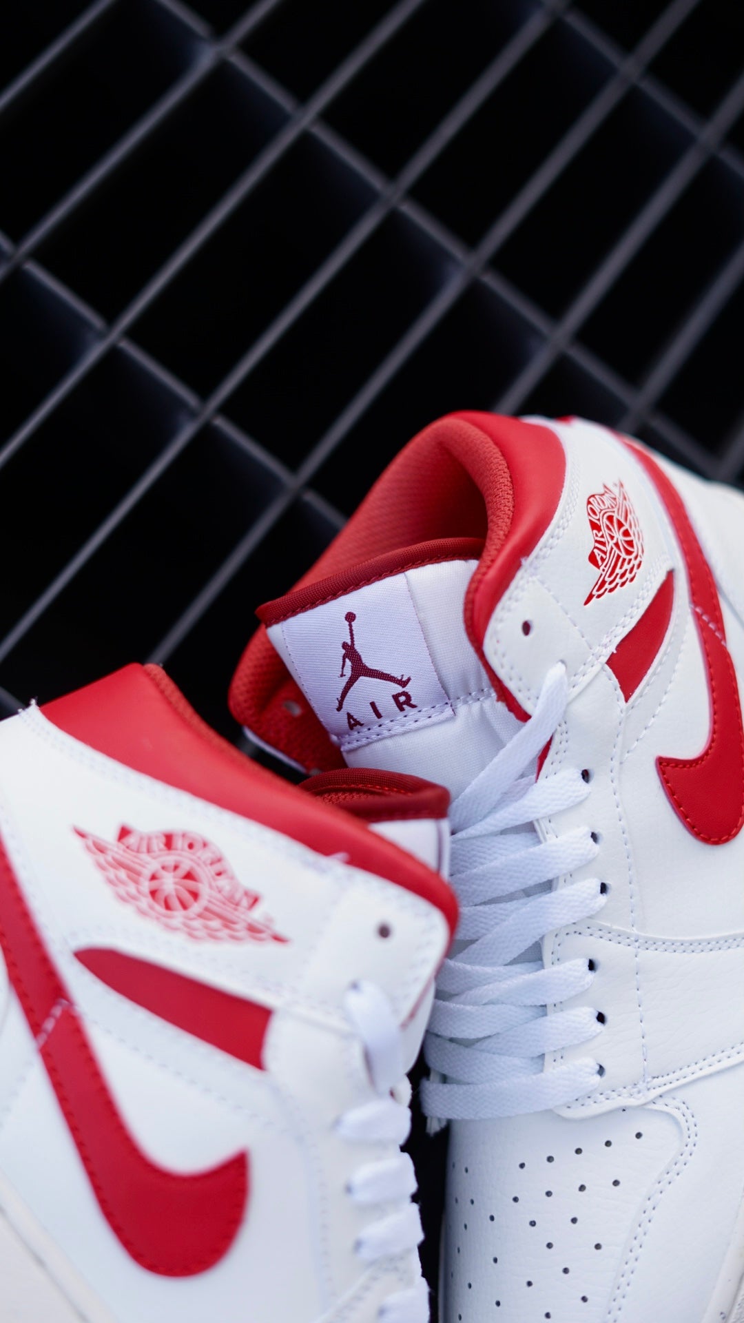 Jordan R1 high roja-blanco