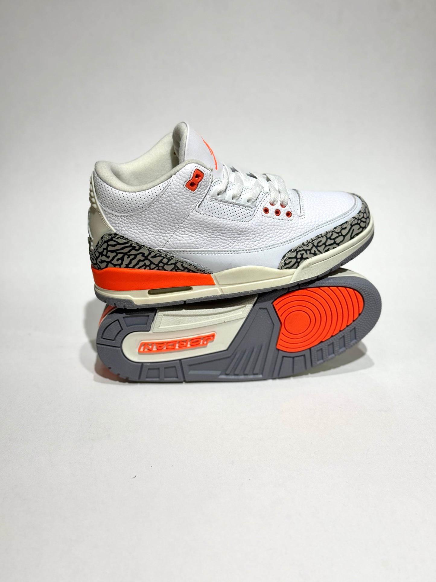 Air Jordan Retro 3 Blanco-Naranja