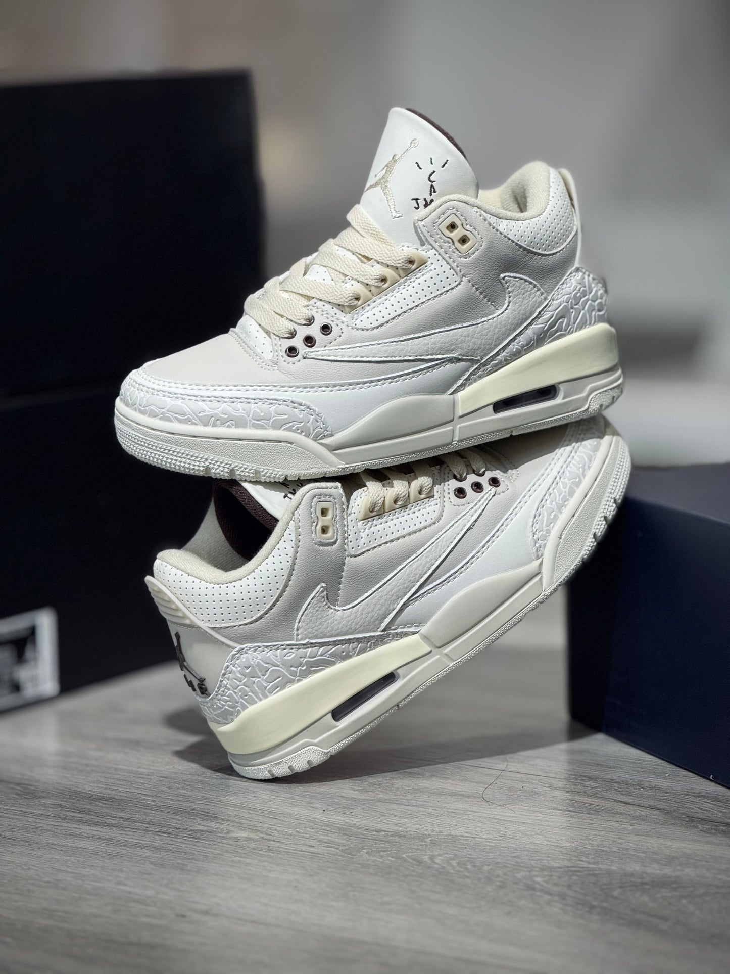 Air Jordan Retro 3 Travis Scott Beige