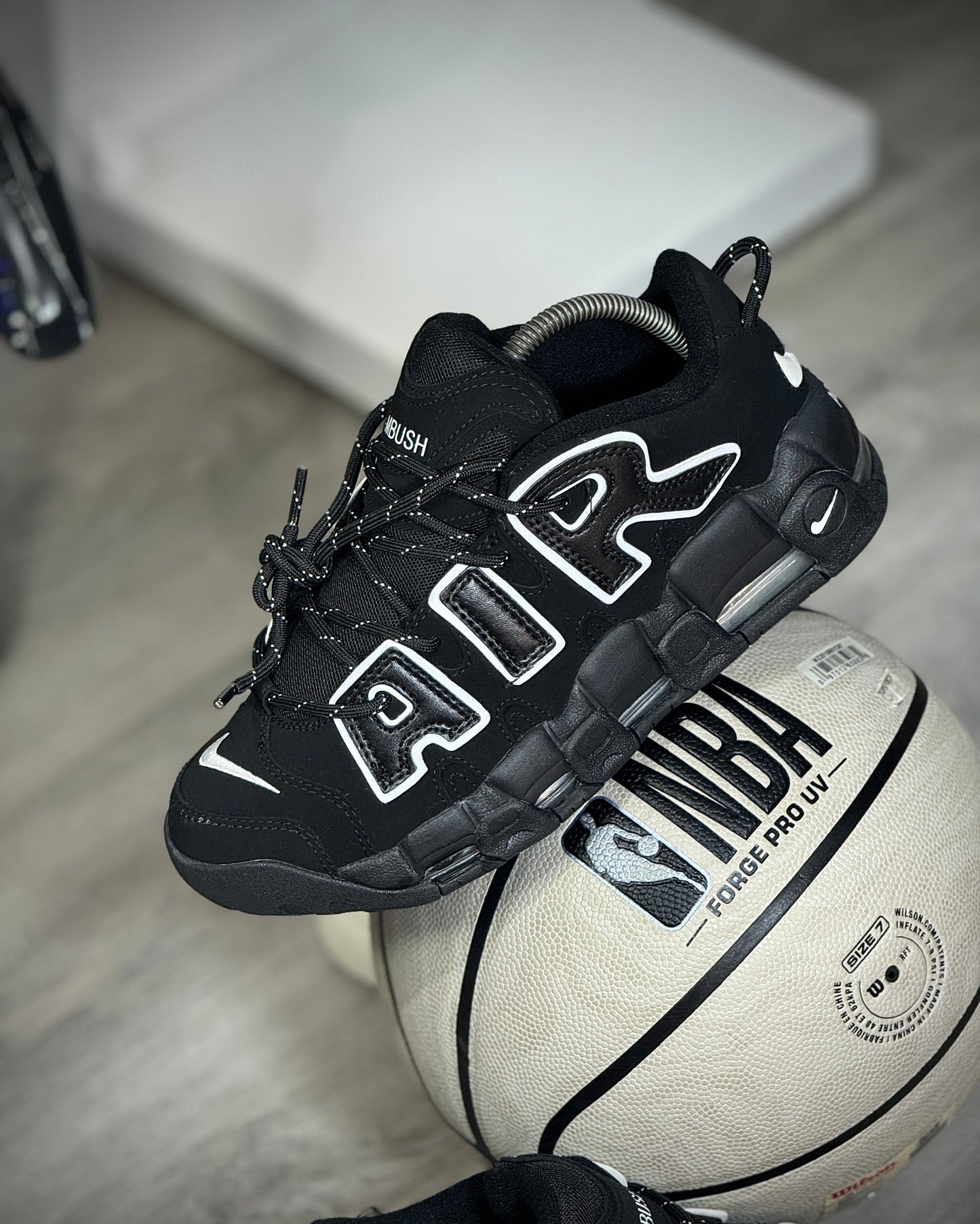 Air More Uptempo Negro-Blanco