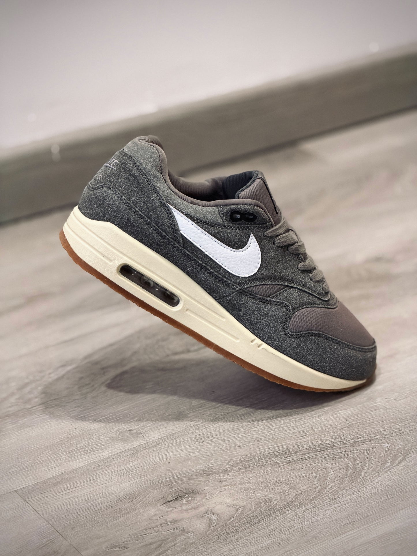 Air max 1 PRM crepe soft grey