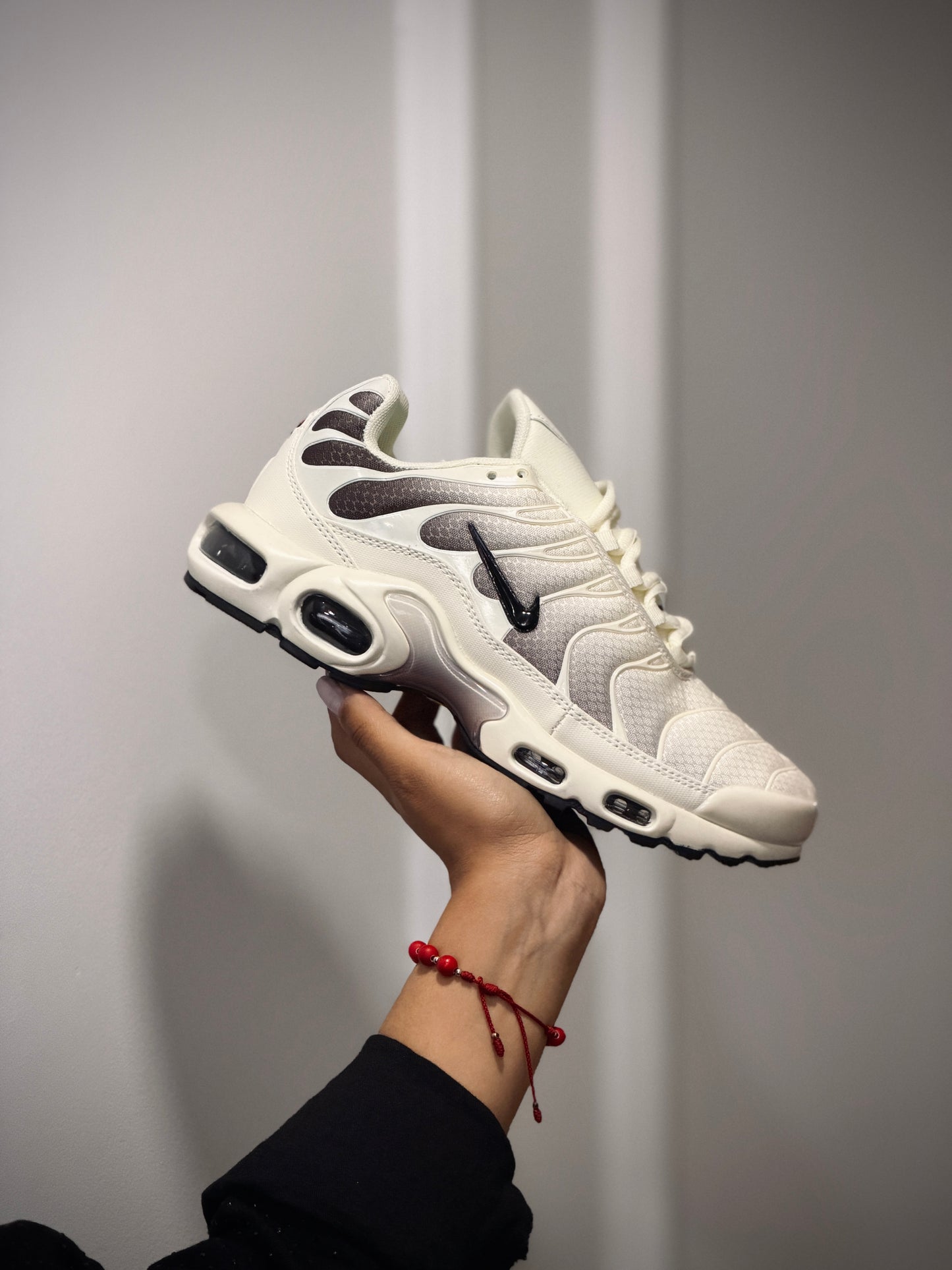 Nike tn ligth orewood brown y soft pearl
