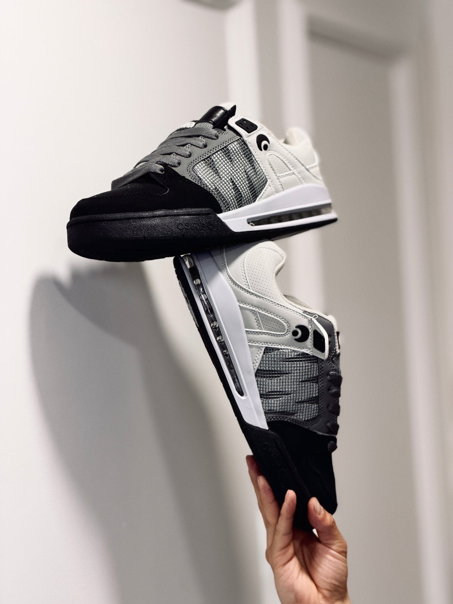 Osiris pixel negro gris