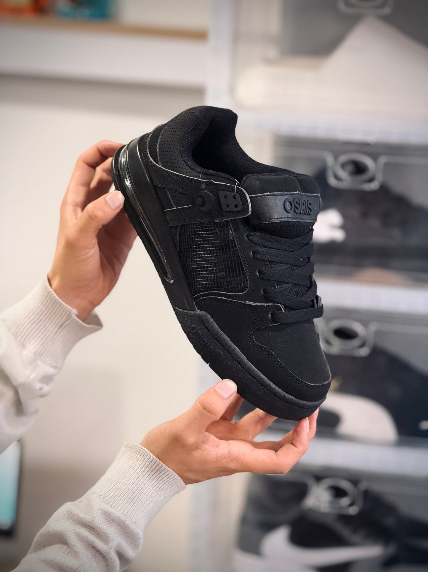 Osiris pixel negro