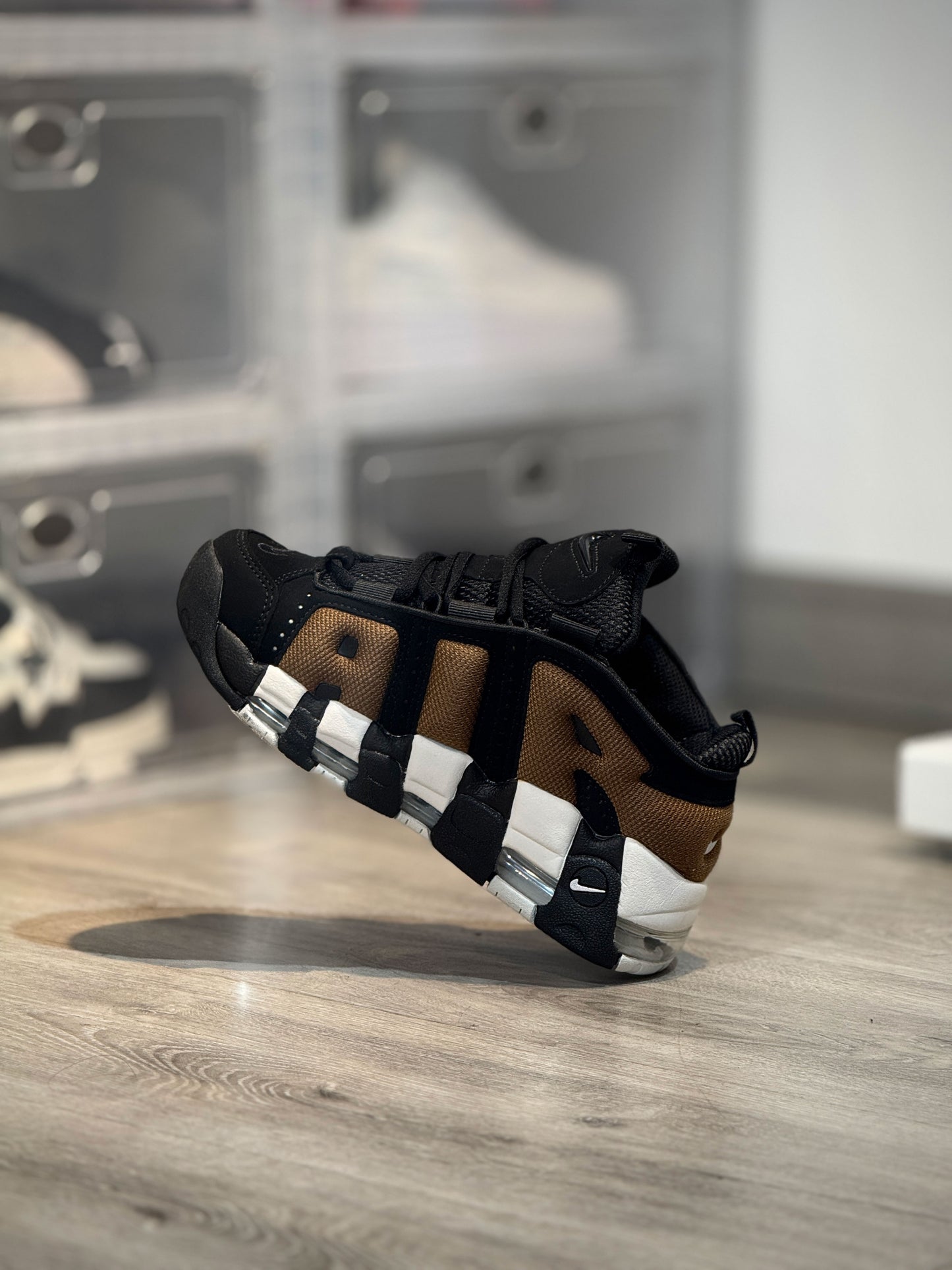 Air More Uptempo Negro Cafe