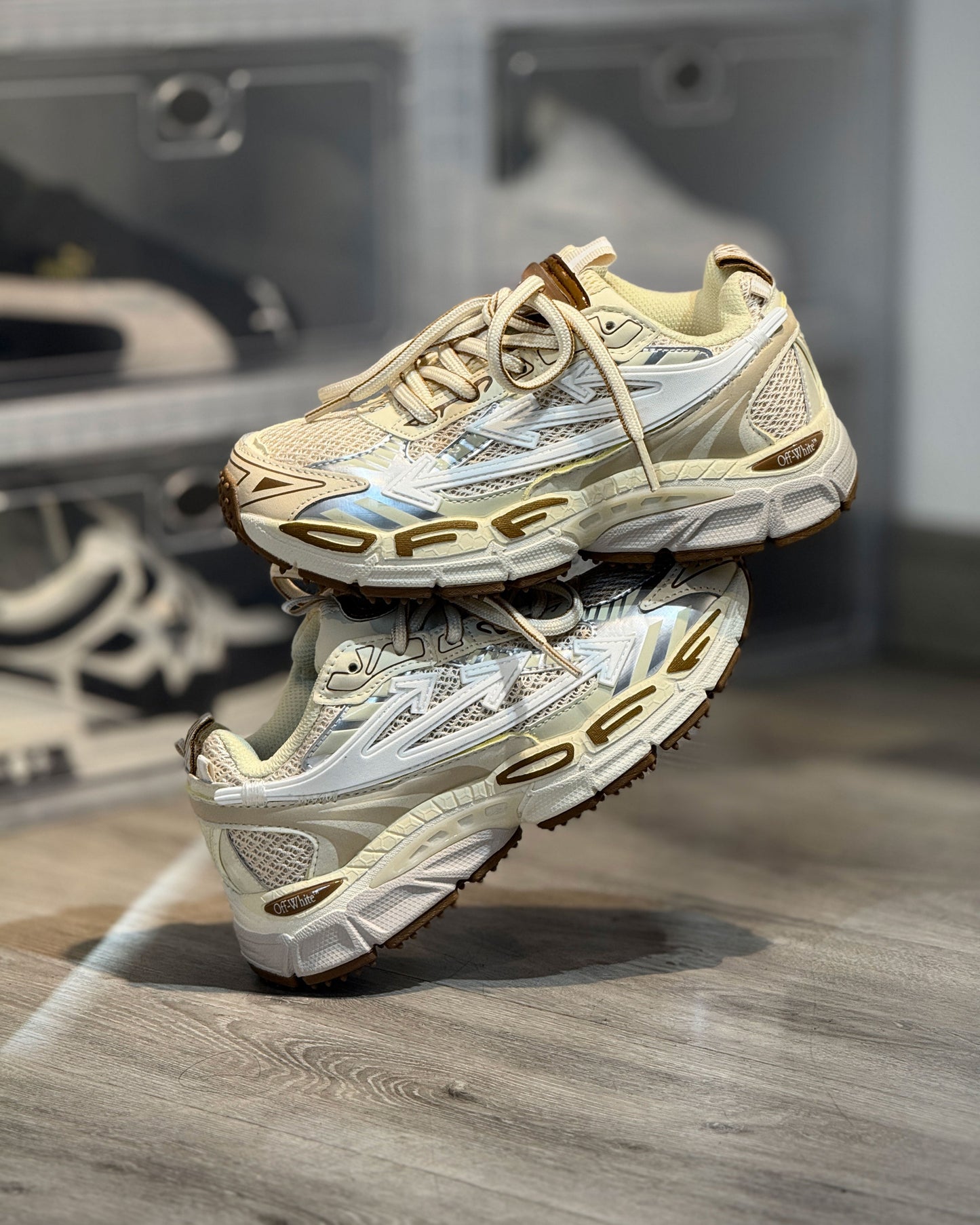 Off-White Be Right Bac Beige