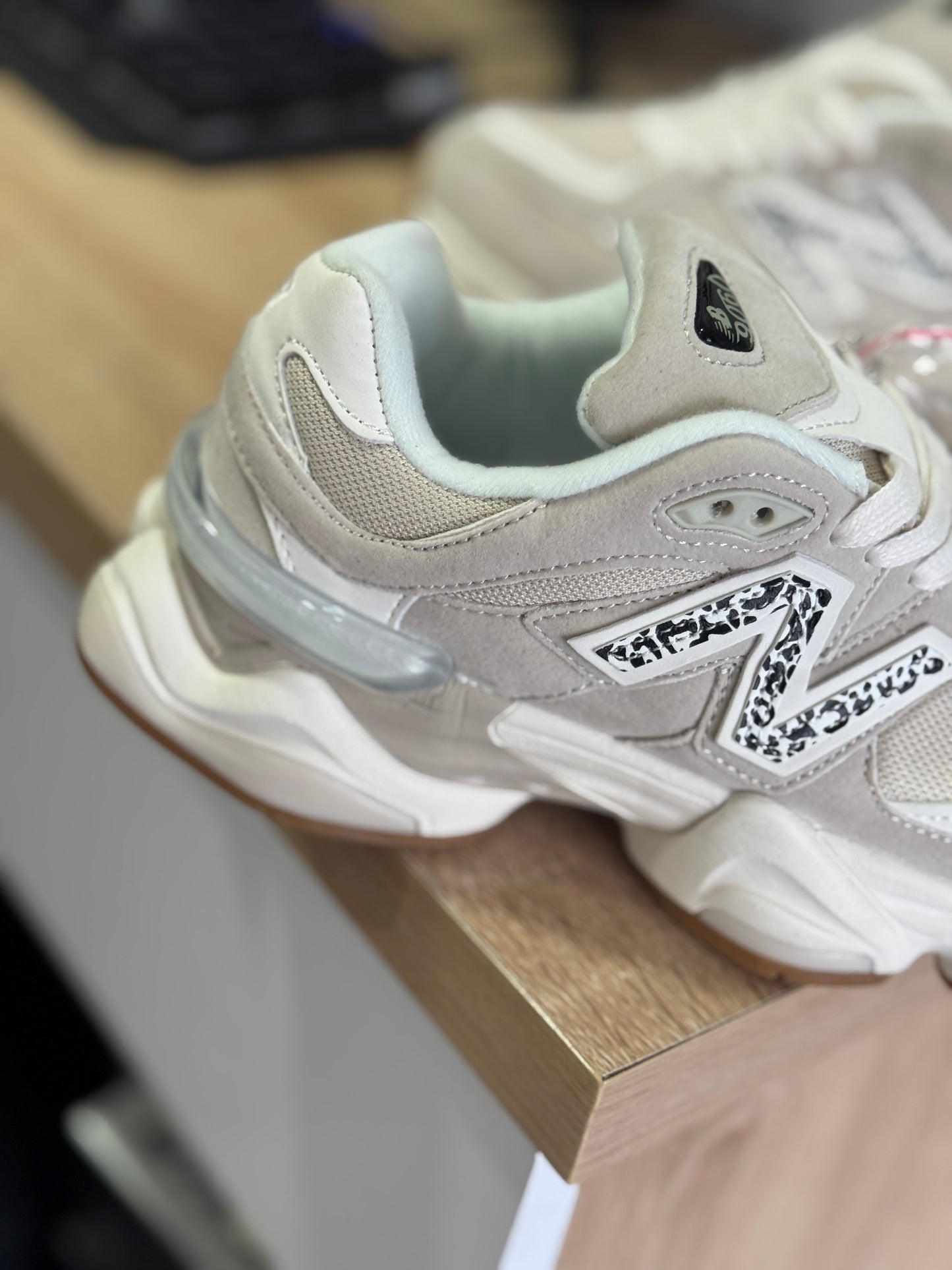 New Balance 9060 Leopardo