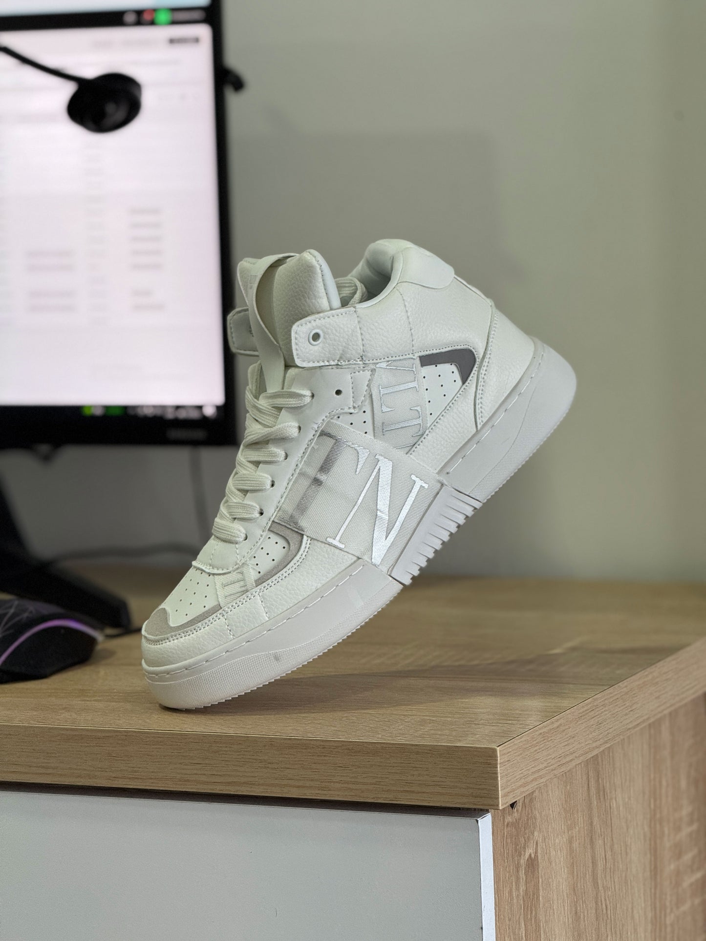 Valentino Garavani VL7N High