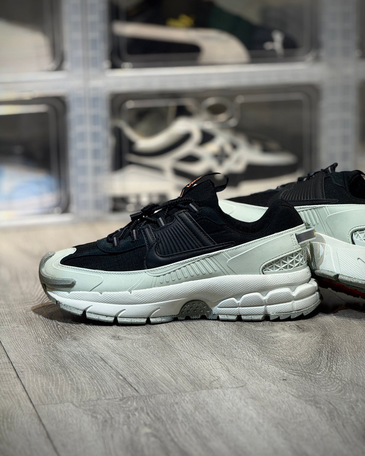 Zoom Vomero 5 Beige-Negro