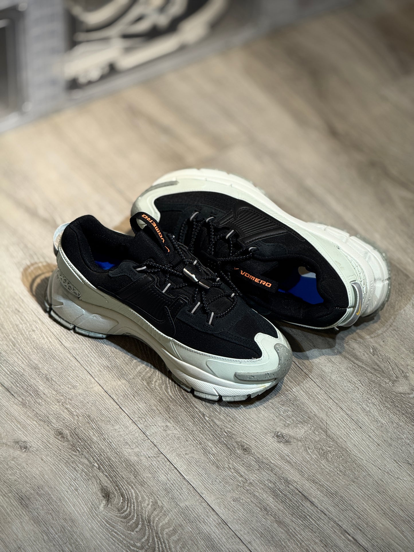 Zoom Vomero 5 Beige-Negro
