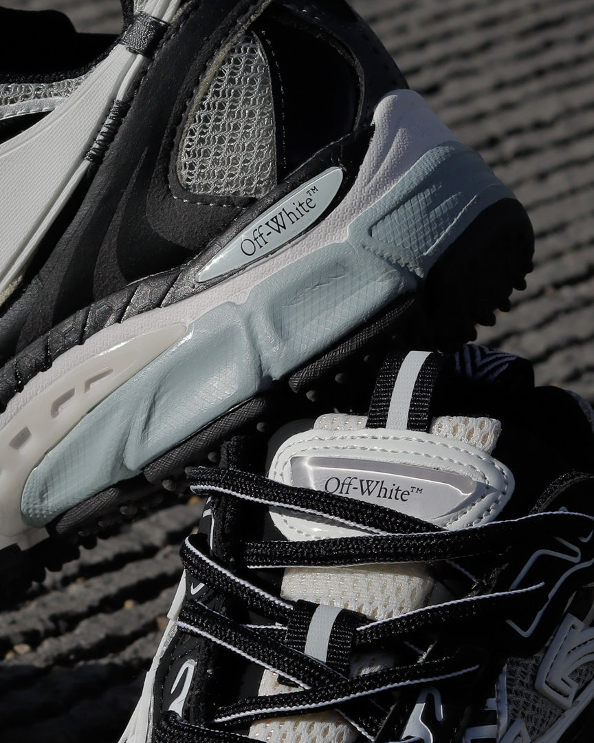 Off white Be Right Back Negro-Blanco