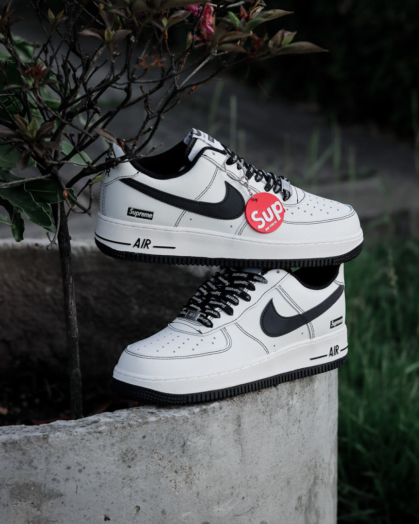 Air Force 1 Low x Supreme Blanco-Negro