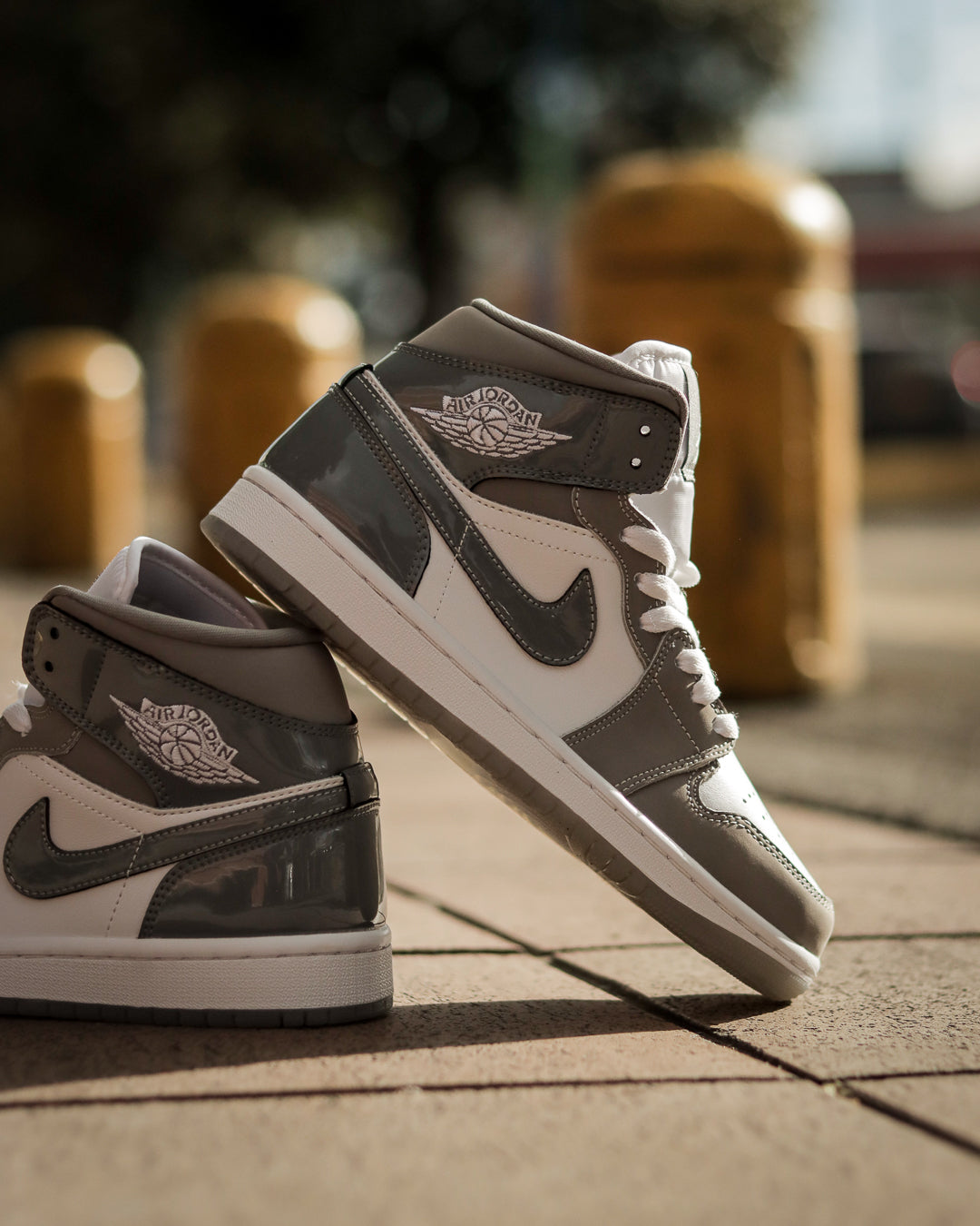 Air Jordan Retro 1 High Charol Gris