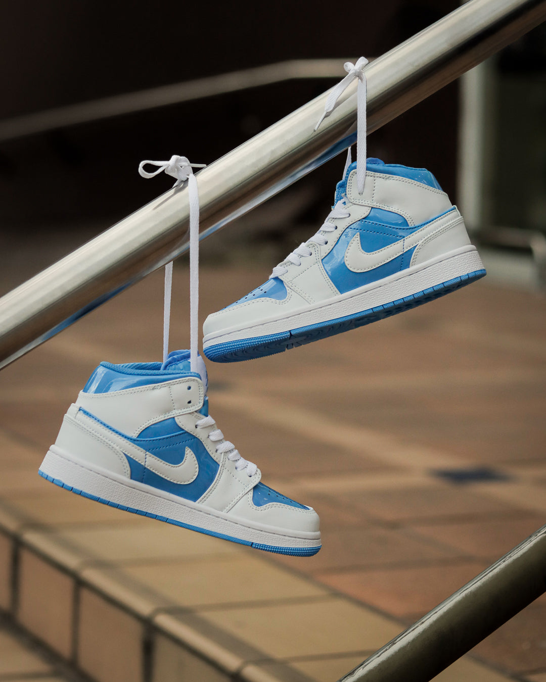 Air Jordan Retro 1 High Charol Blanco-Azul