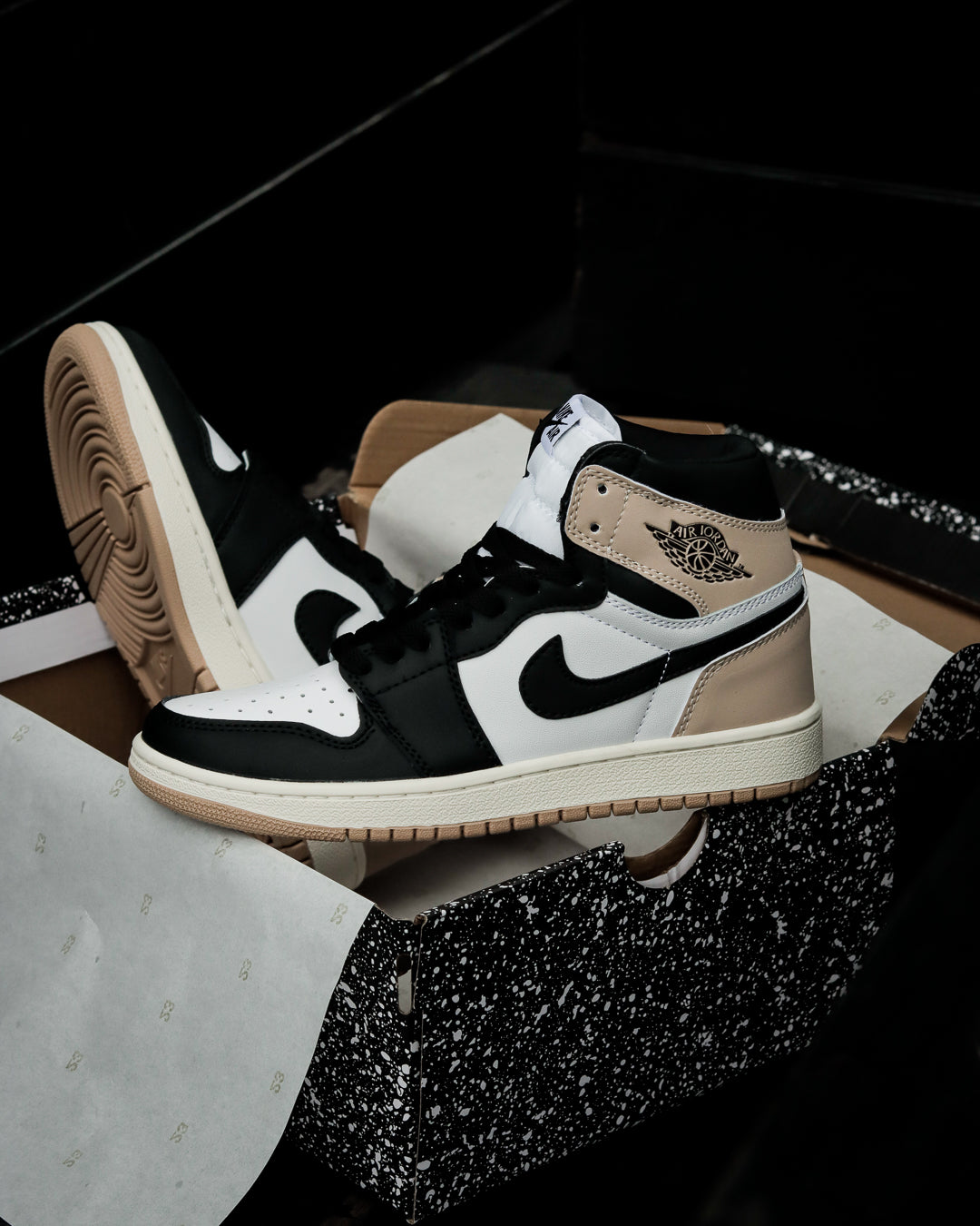 Air Jordan Retro 1 High Negro-Cafe