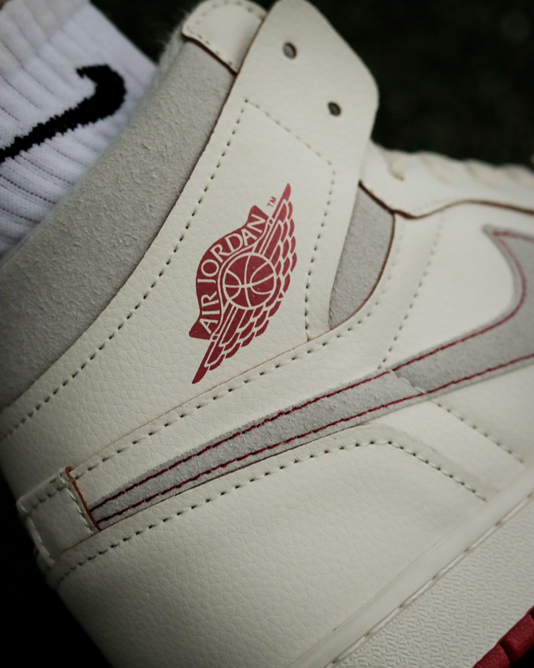 Air Jordan Retro 1 High OG Rare Air Cinnabar