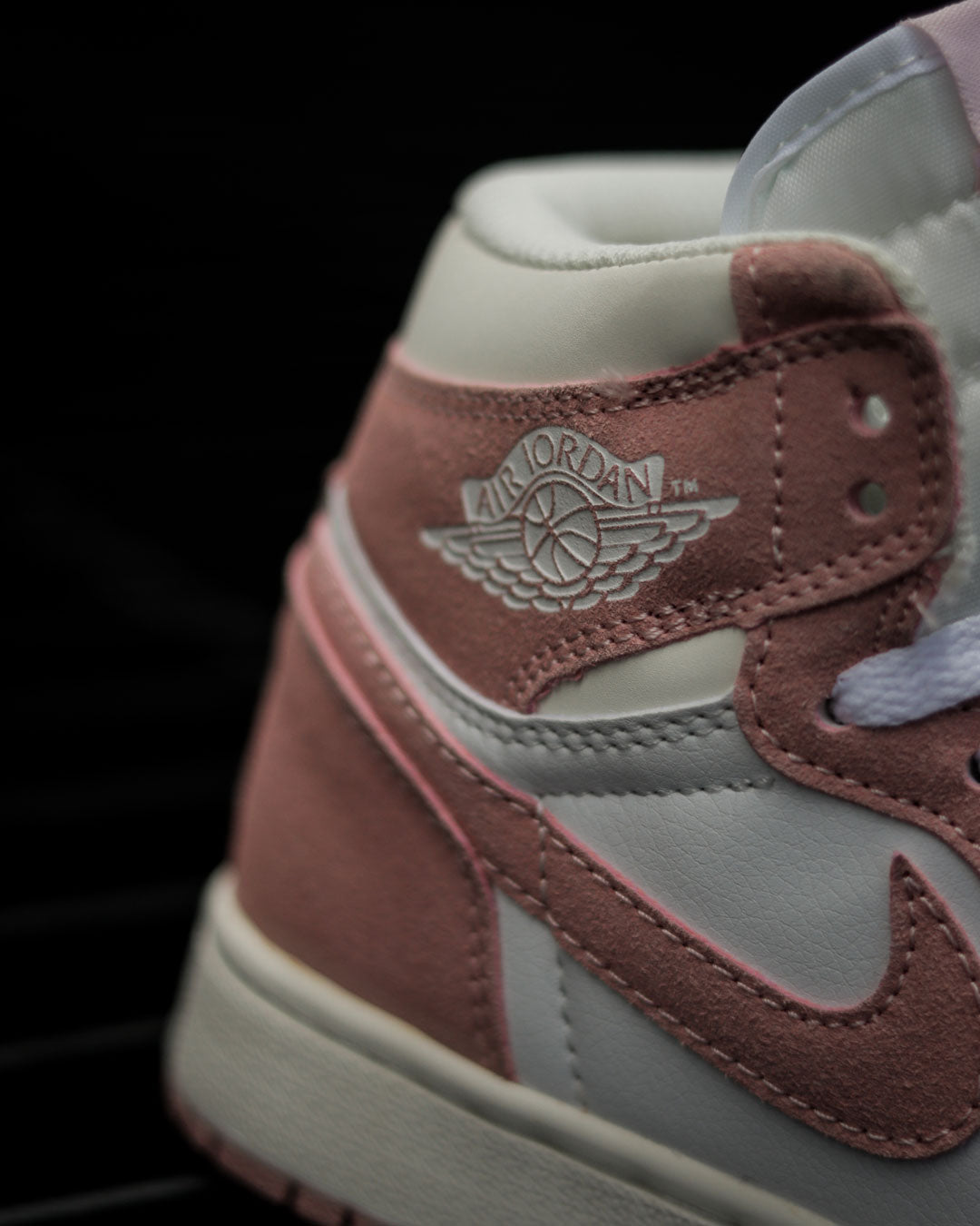 Jordan Retro 1 Rosado