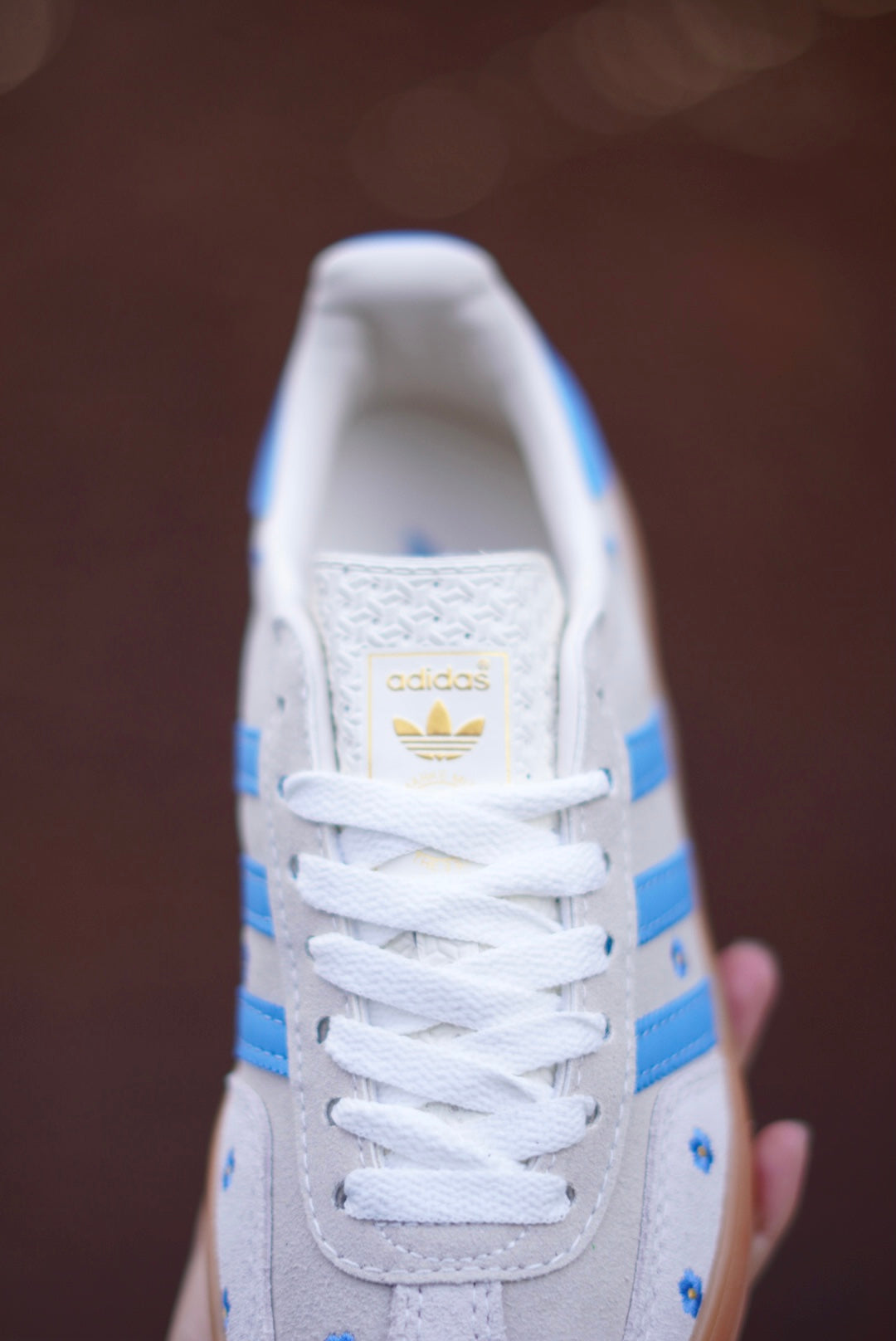Gazelle Indoor Light Blue Floral