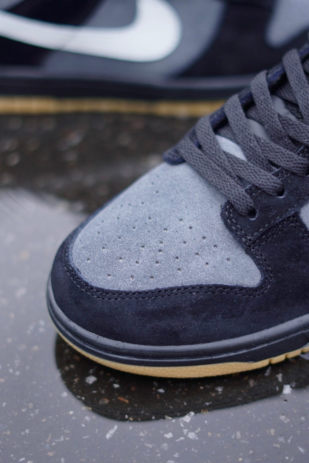 Sb Dunk Low SE "Black Grey Gum"