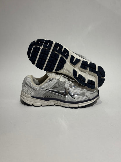 Air Zoom Vomero 5 Plateado