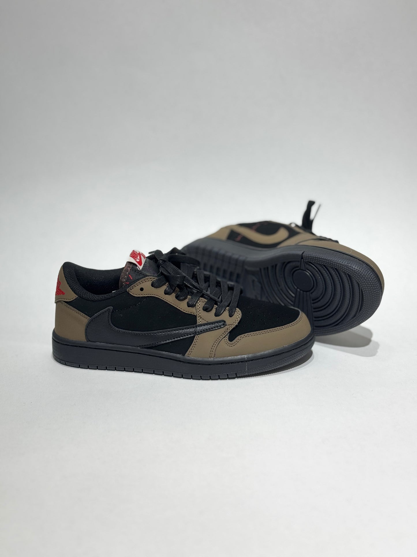 Jordan 1 Low X Travis Scott